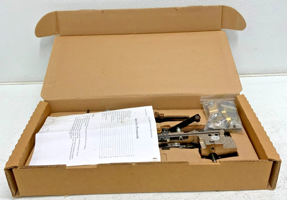 Deluxe Stitcher ISP G8WAHD241/2 G8 Sewing Wire Stitching Head Side-Feed Design