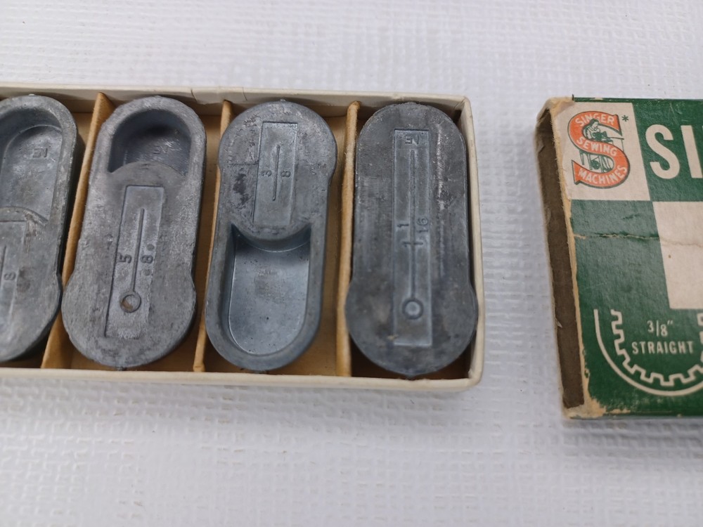 Vintage Singer Sewing Machine Accessory Templates For Buttonholers