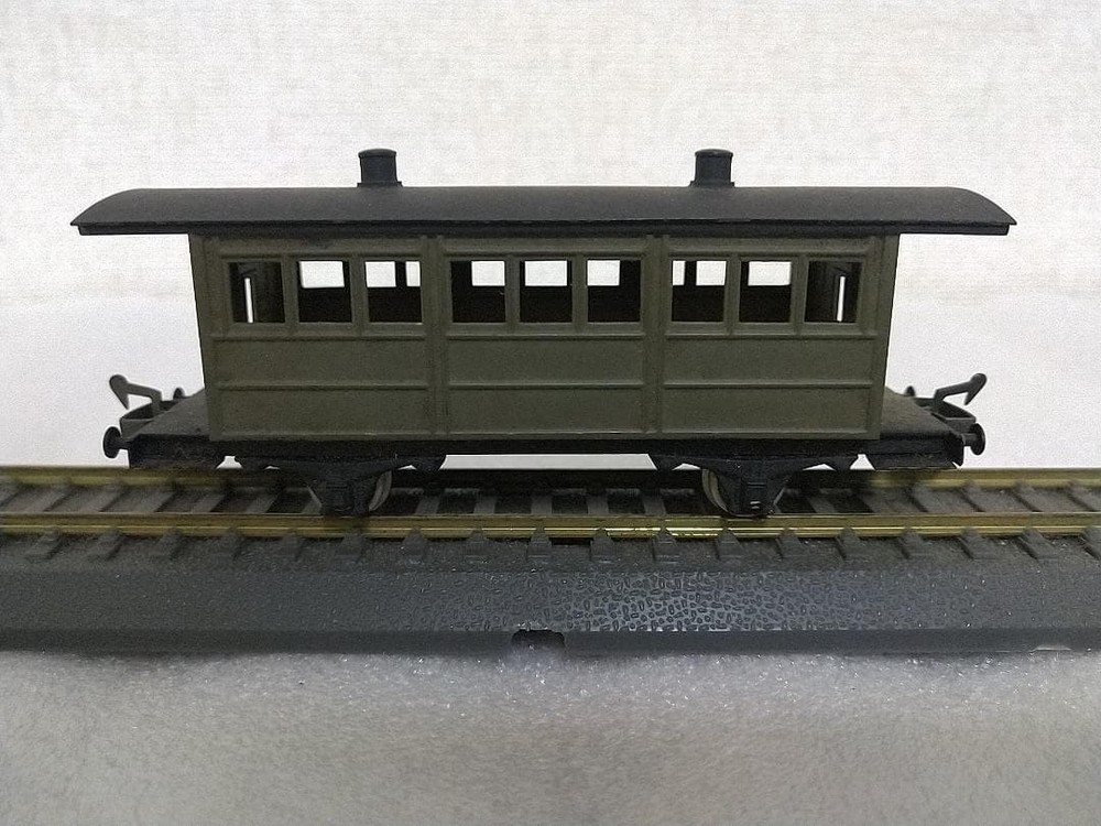HO gauge classic passenger car