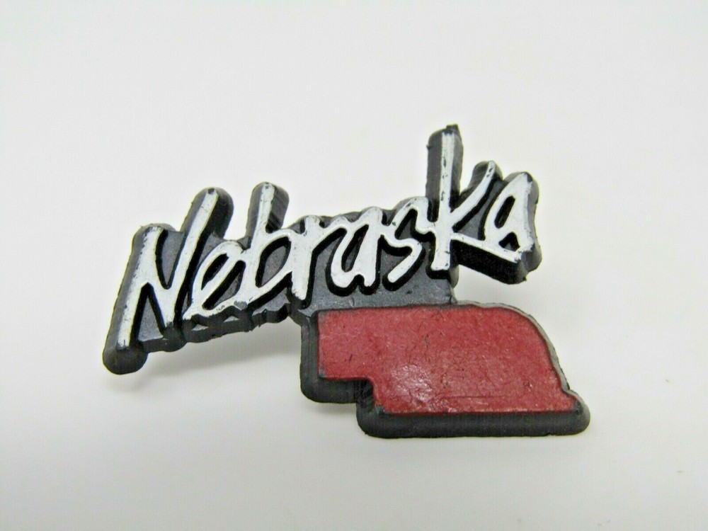 Vintage Nebraska State Pin Red Black Cursive Script Souvenir Travel Lapel Hat