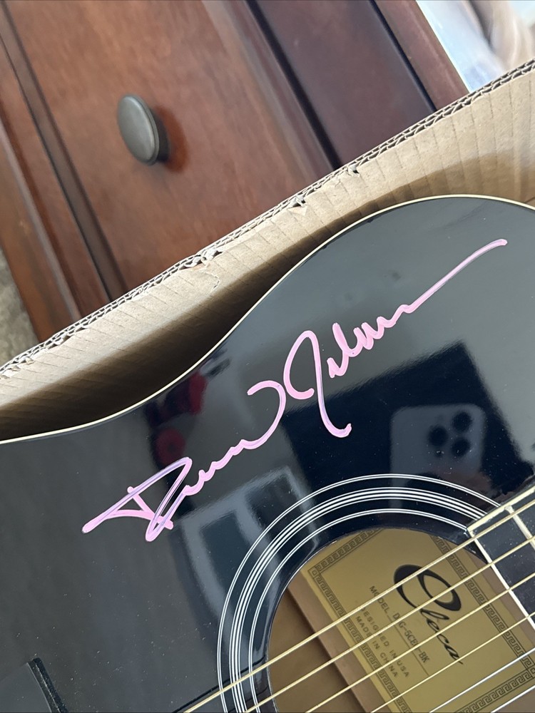 SIGNED GUITAR PINK FLOYD - ROGER WATERS DAVID GILMOUR NICK MASON RICHARD WRIGHT