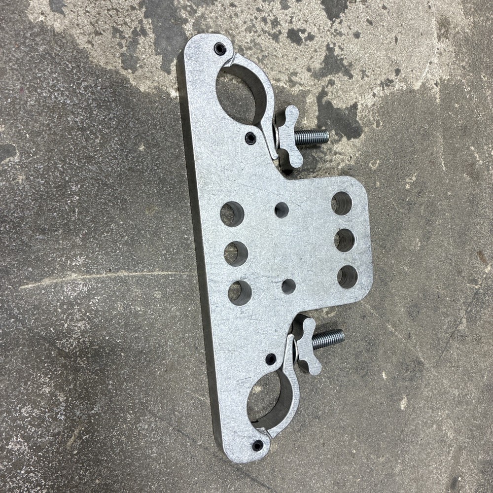 The Light Source Mega-Truss Pick for 12 Truss, Silver