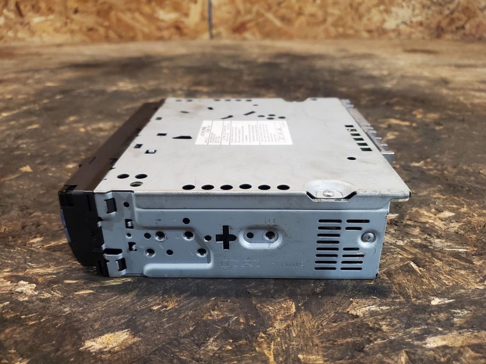 Alpine CDE-121 Radio Head Unit