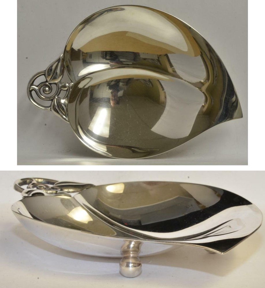 Tiffany & Co. Makers Heart Shape Leaf Nut/Candy Dish #22885 Sterling Silver