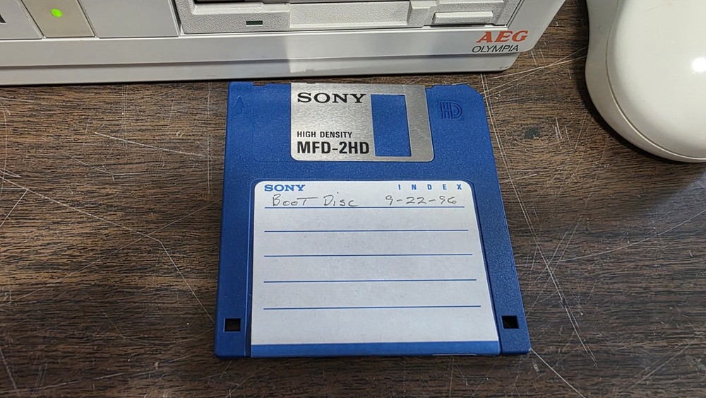 AEG Olympia LT 386/SX Computer FOR PARTS