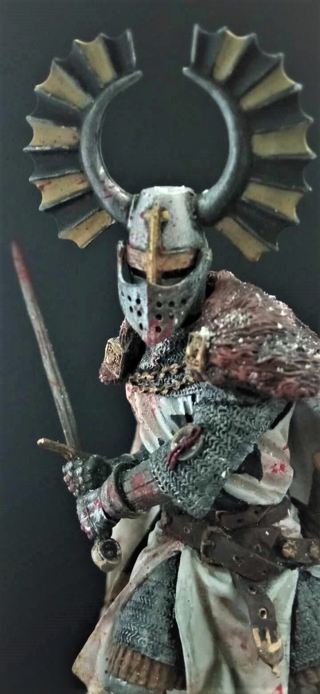 Teutonic knight painted figure 90 mm