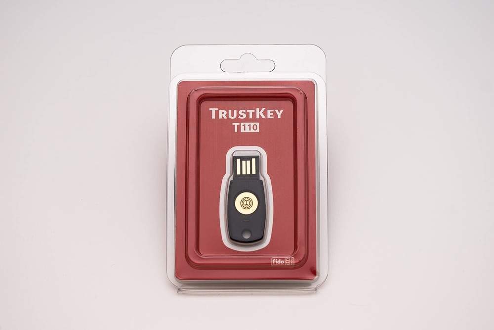 FIDO2 U2F Security Key Passkey Two-Factor Authentication (2FA) Small, Black