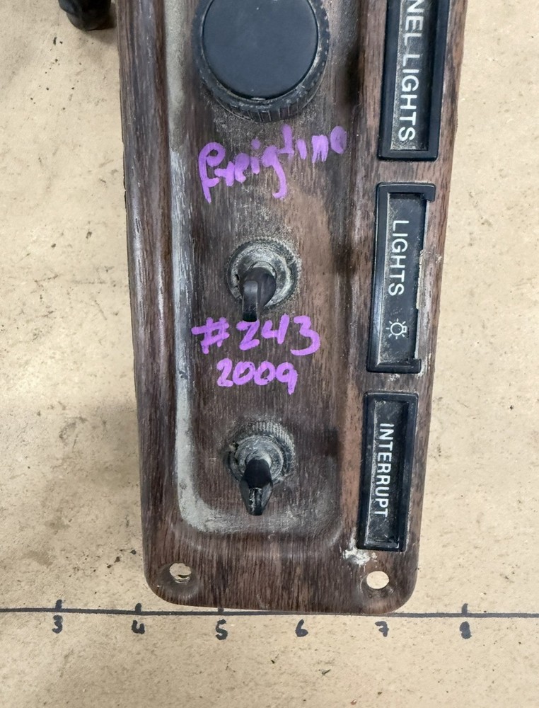 Freightliner 2009 Classic FLD Dash Switch Panel Woodgrain / #243