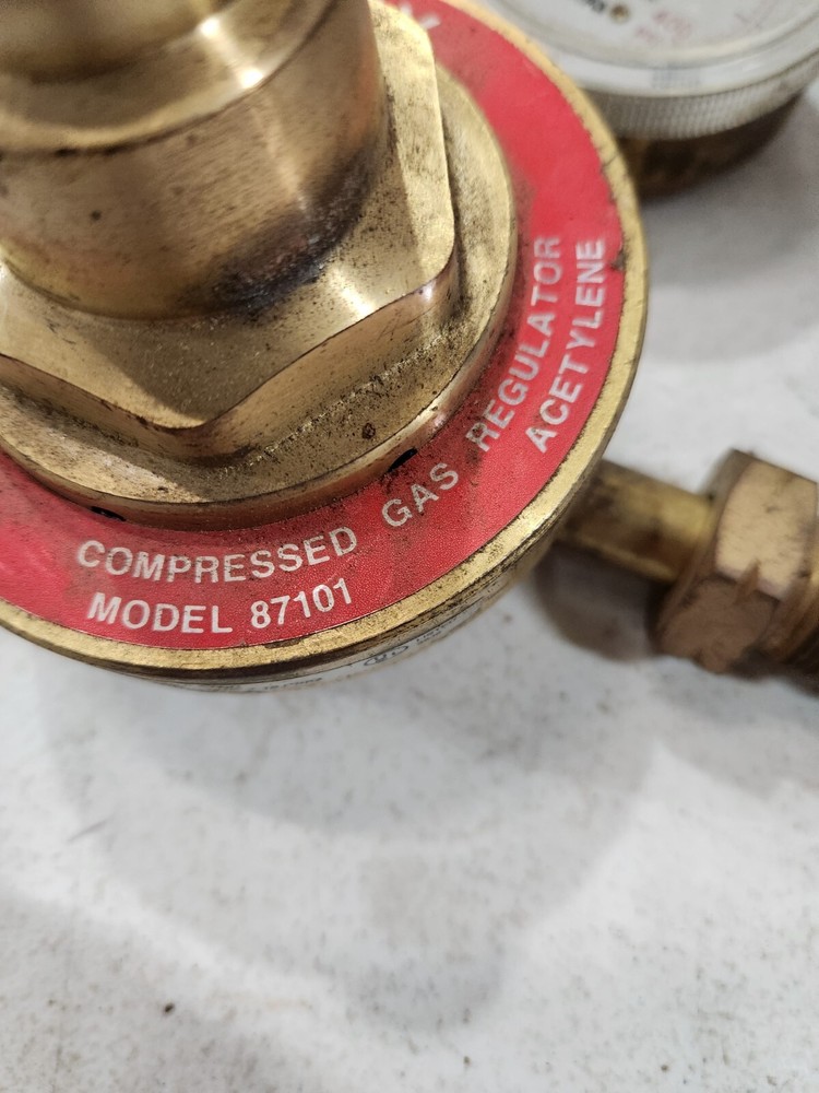 Forney 87101 Compressed Gas Regulator Acetylene