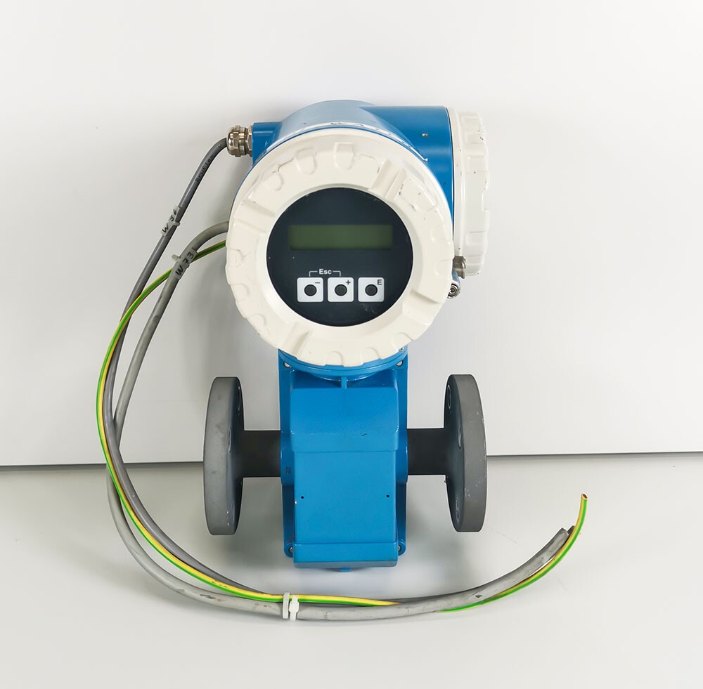 ENDRESS + HAUSER 50W25-UA0A1AA0AAAA flow meter transmitter
