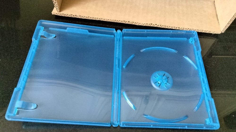 BOX OF 25 BLU-RAY CASES (UNUSED)