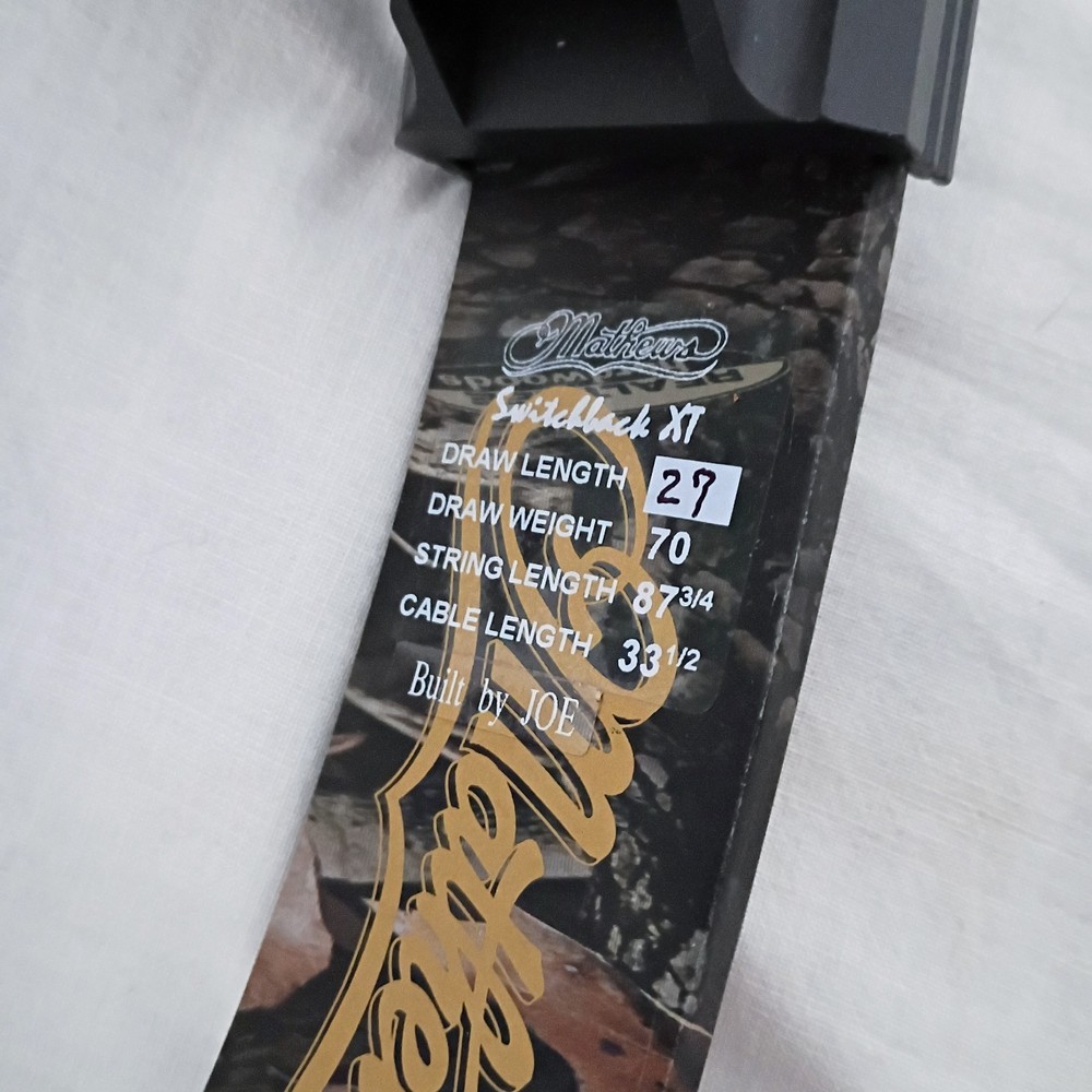 Mathews Switchback XT Compound Bow 27" RH Case Sight Rest Stabilizer Arrows Nice