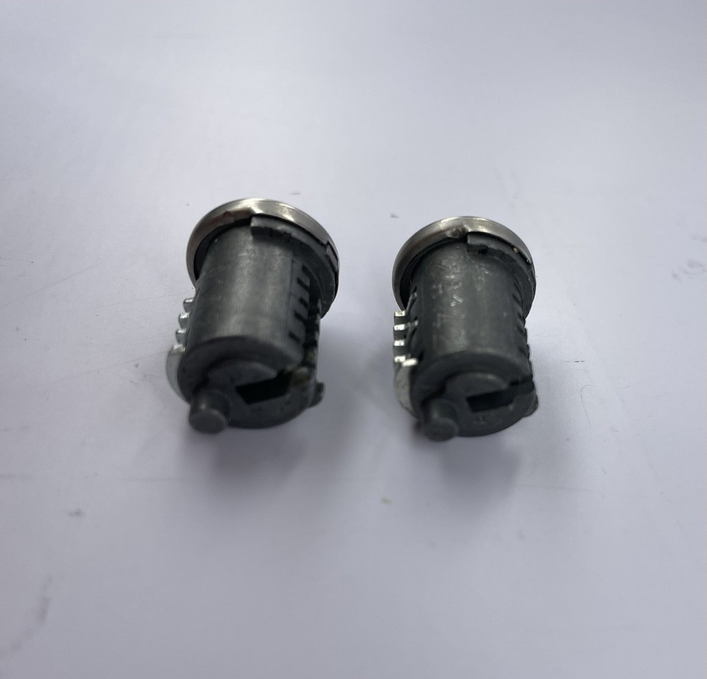 Yakima SKS Lock Core A142 Genuine Pair