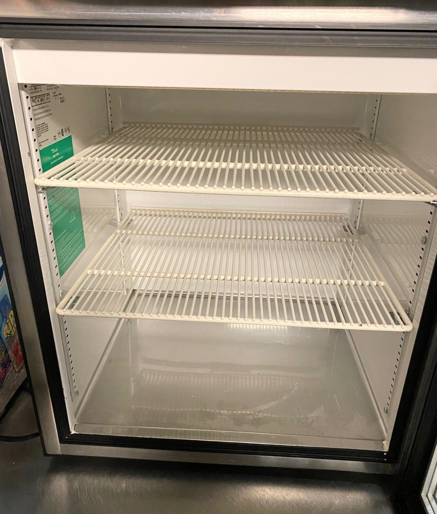 TRUE GDM-5-S Display Refrigerator - 5 cubic feet - 115V