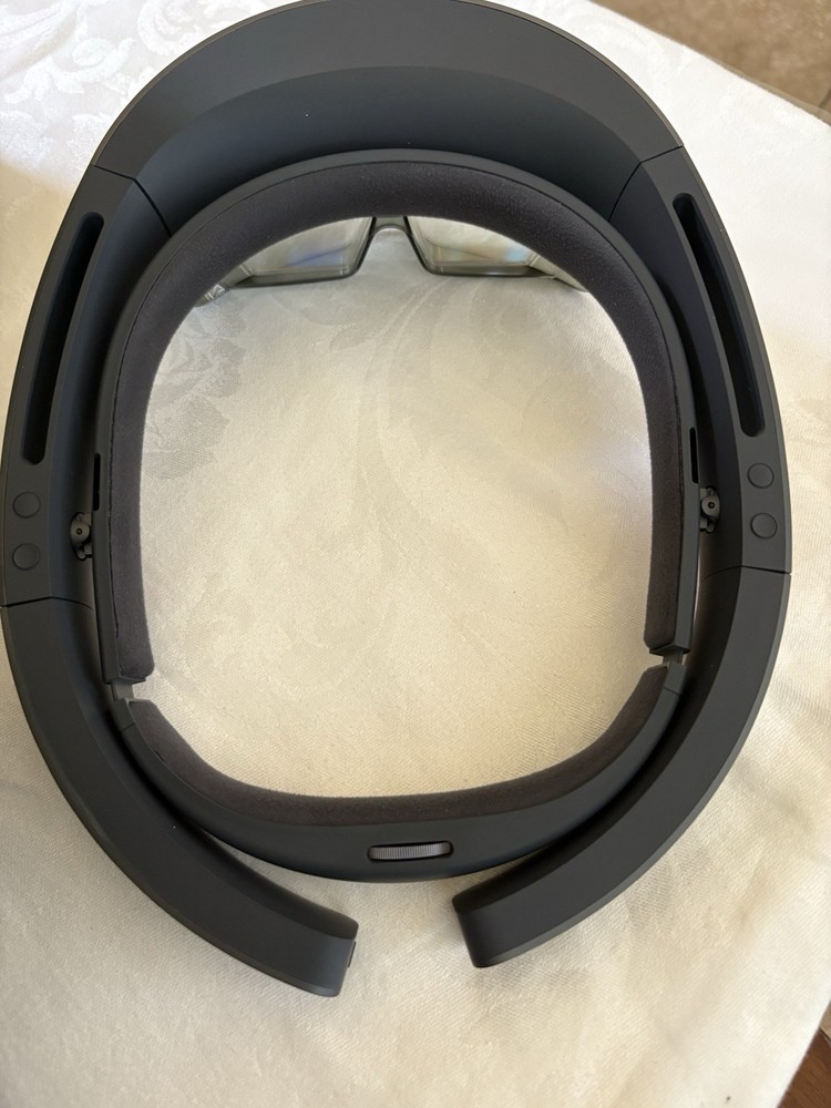 Microsoft Hololens 1 Development Edition (1688) Not Tested