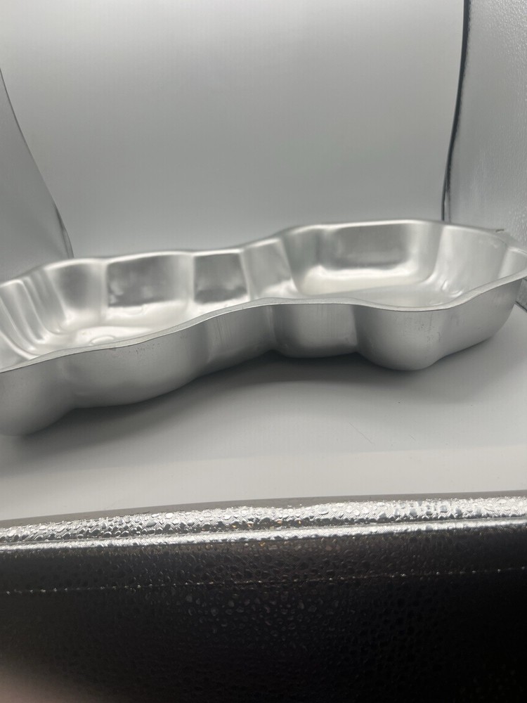 Three Wilton Cake Pans