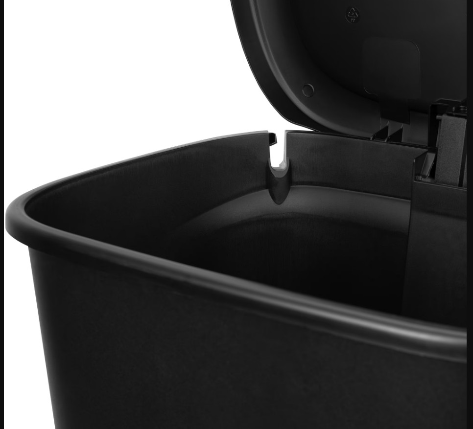 Hefty Kitchen Trash Can, 20.1 Gallon Plastic Step Garbage Bin with Foot Pedal Li