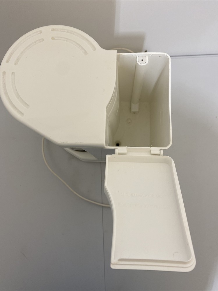 Melitta Gevalia Kaffe 4 Cup Coffee Maker Model BCM-4 White