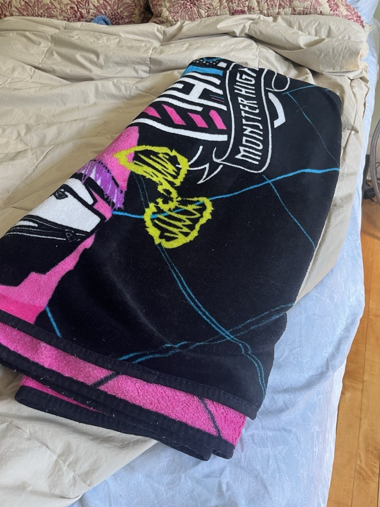 Monster High Fleece Plush Blanket 2013