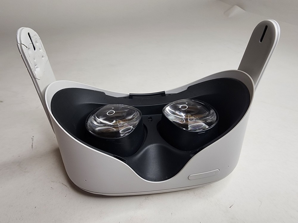 Meta Oculus Quest 2 Standalone VR Headset Only *Black Screen*