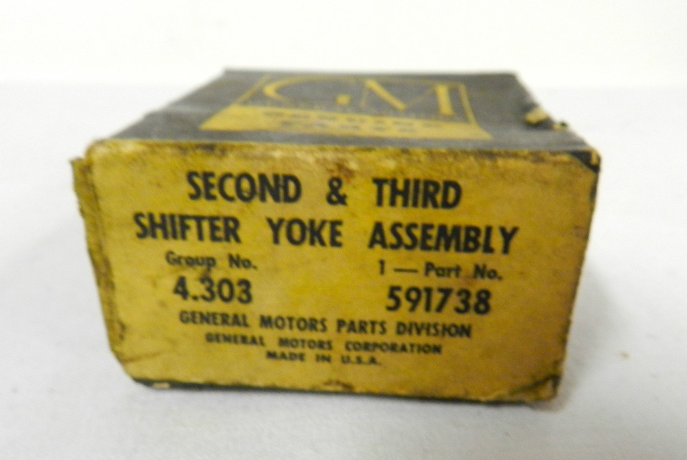 GM SECOND & THIRD SHIFTER YOKE ASSEMBLY in BOX