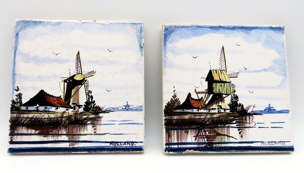 2 VINTAGE HOLLAND WINDMILL DECORATIVE WALL TILES