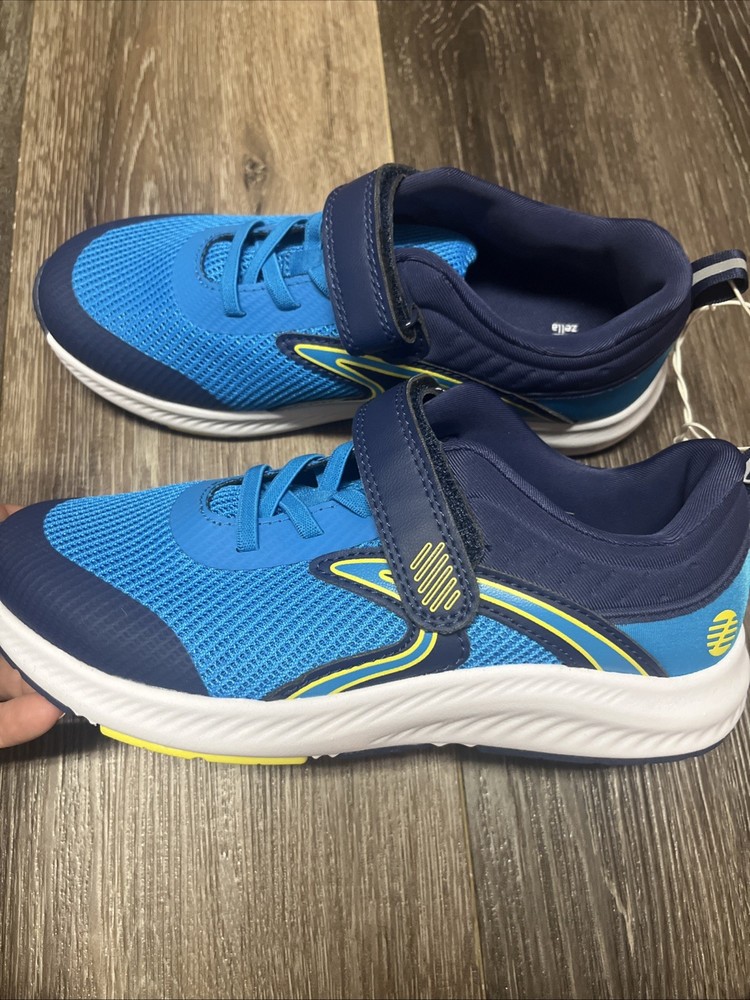 Boys Size 5 Zella Sneakers