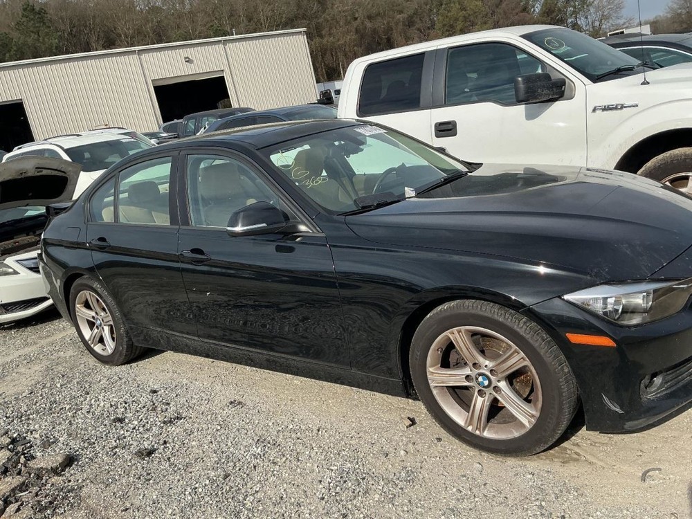 320I 2014 Glove Box 4994309