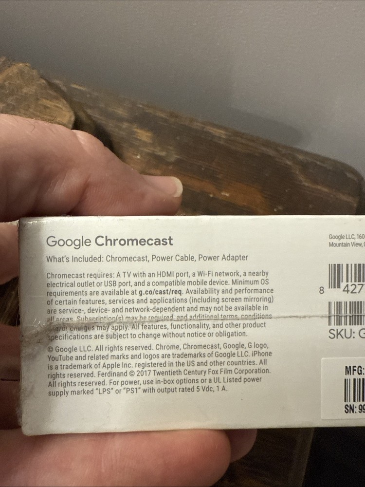 GOOGLE CHOMECAST 2000+ ANDROID &I PHONE BRAND NEW