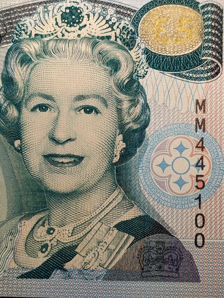 2000 Gibralter 5 pound sterling uncirculated 1 note GB