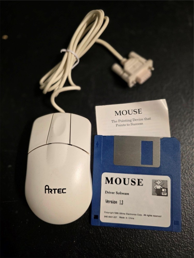 Artec AM820 3-Button Serial Mouse