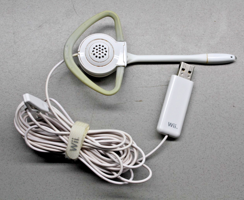 Headbanger Chat Headset For The Wii- White