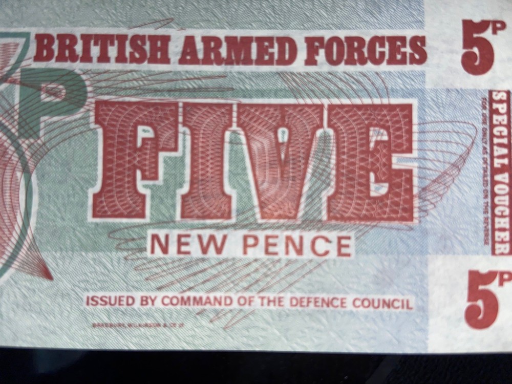 British Armed Forces Five 5 New Pence Military Payment Certificate Note 6th Ser.