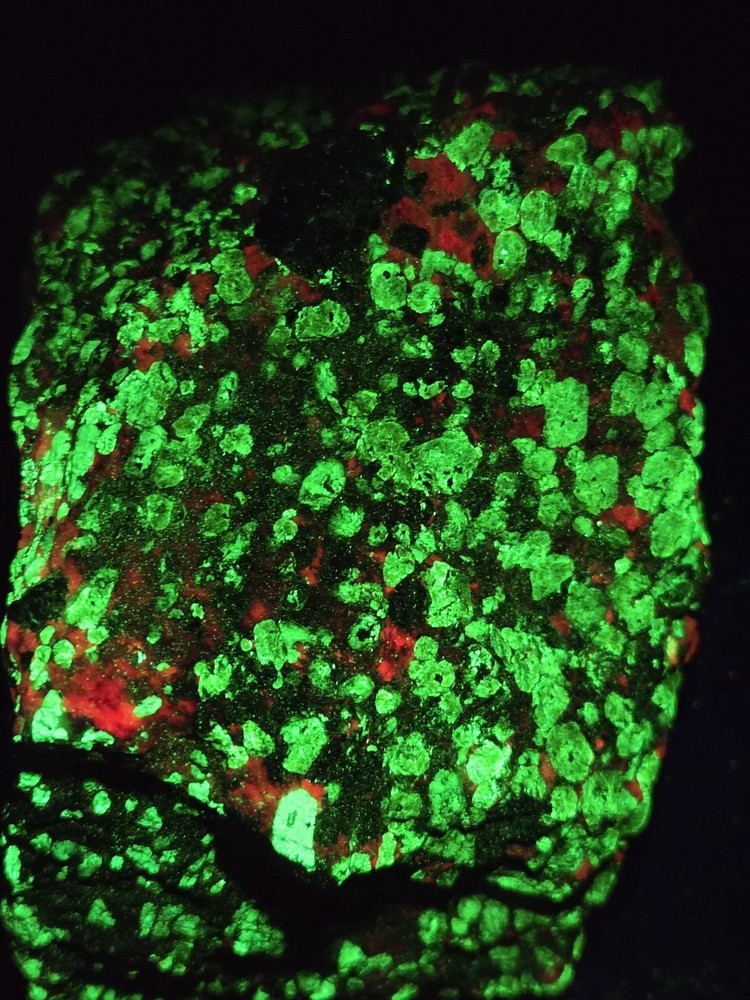 2 Lb Willemite/Calcite Shortwave UV Fluorescent/Phosphorescent