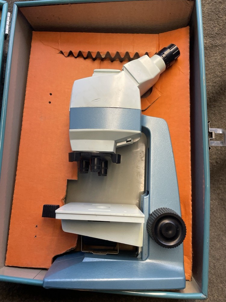 Vintage 1969’s Lionel Porter Microcraft Microscope Lab With Metal Case