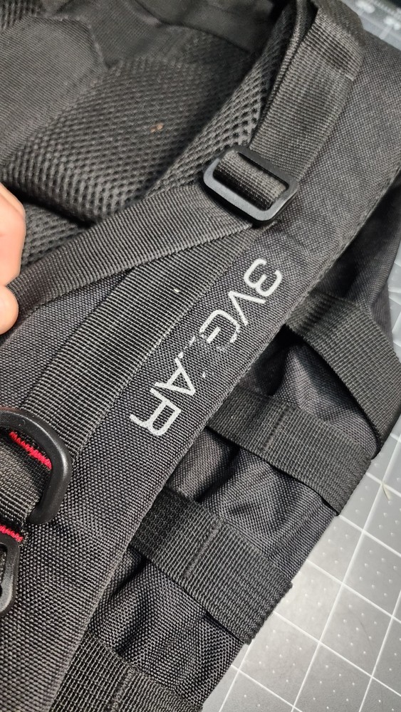 3V Gear Backpack Soverign 50 L Redline Backpack - EUC