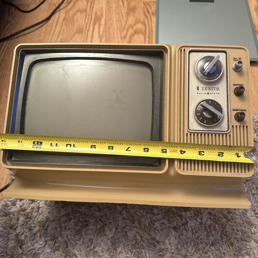 Zenith Solid State 1977 Model J091L Chassis 9JB1X Mint Condition