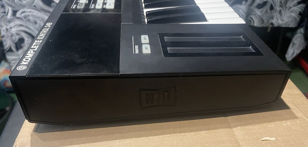 Native Instruments Komplete Kontrol S49 Mk1 Keyboard