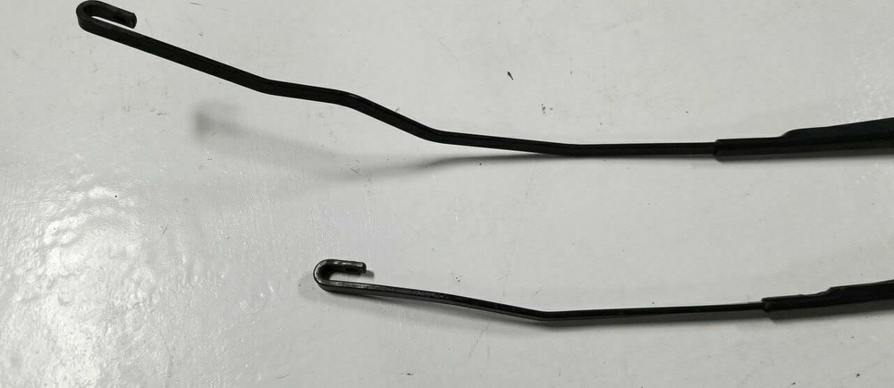 2000 2001 2002 LINCOLN LS Wiper Arm Set