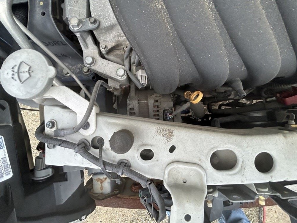 VERSA 2014 Keys/Latches/Locks 104750046
