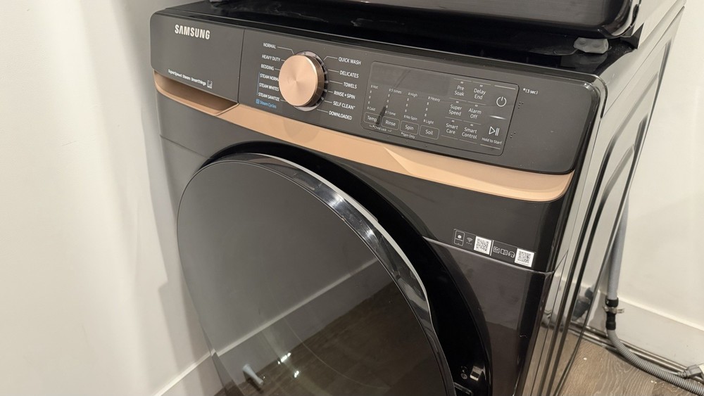 Samsung Stackable Washer Dryer Set Black SmartThings Steam SuperSpeed