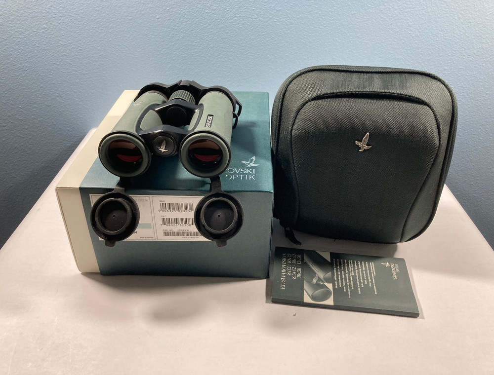 Swarovski EL 8x32 Binocular with Case - Open Box