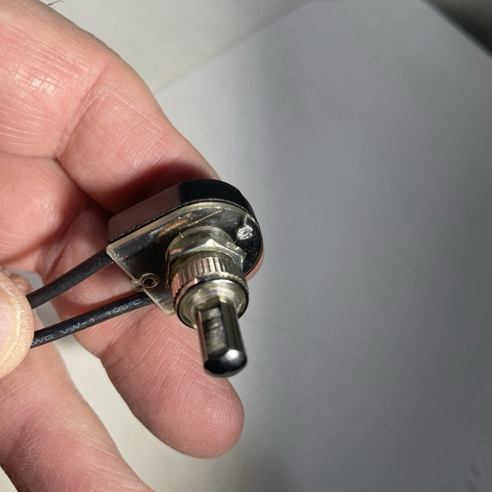 2 pushbutton switches lamp light part N