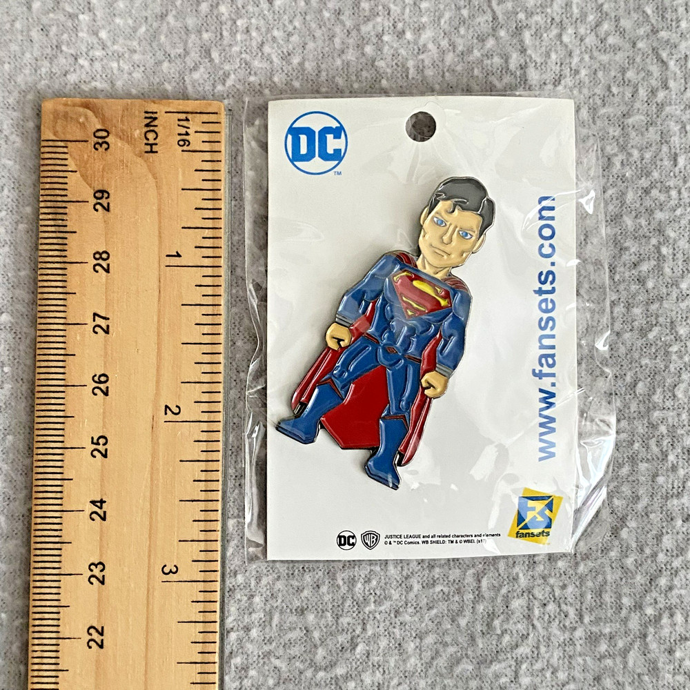 SDCC Comic-Con Exclusive – DC Fansets Superman Pin – NEW