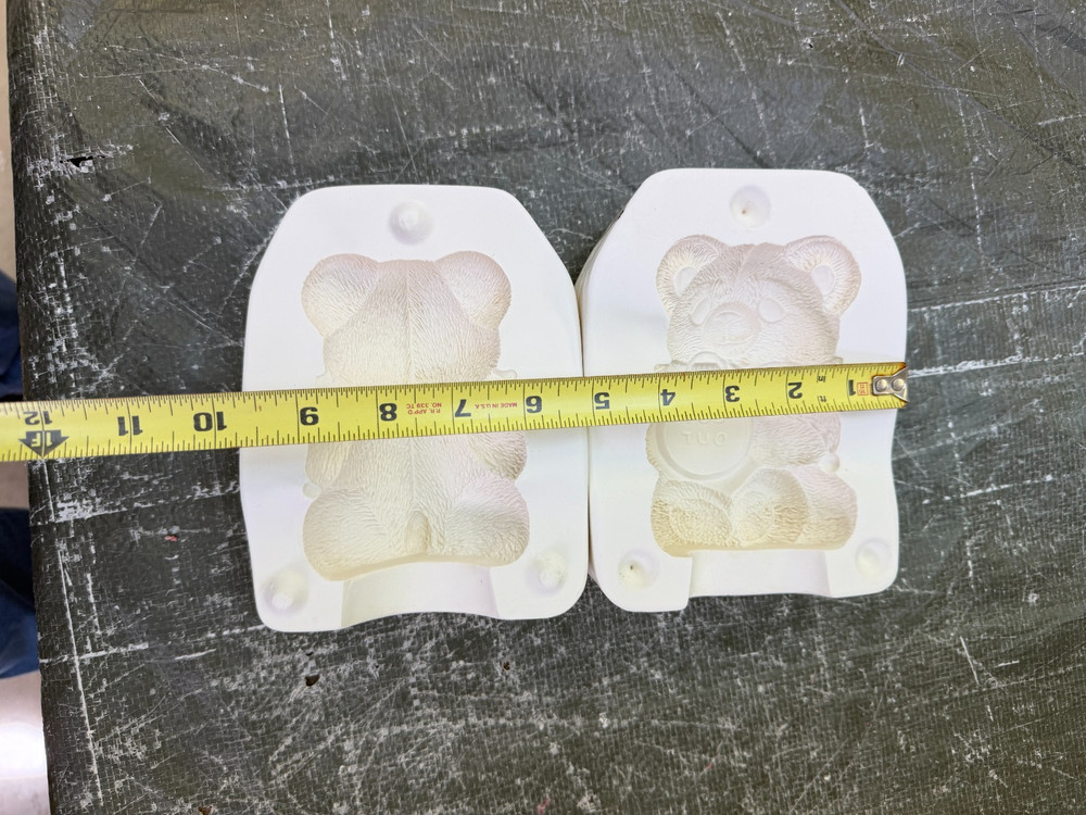 VINTAGE CERAMICHROME CERAMIC MOLD #C-2592 TIMELESS TEDDY CLOCK