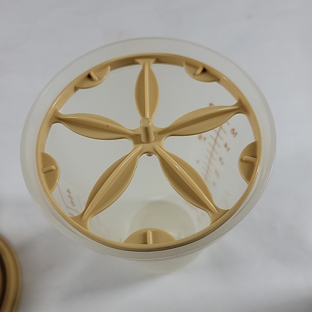 Vintage Tupperware Quick Shake Bottle Blender Cup Mixer Flip Top Insert 844-3