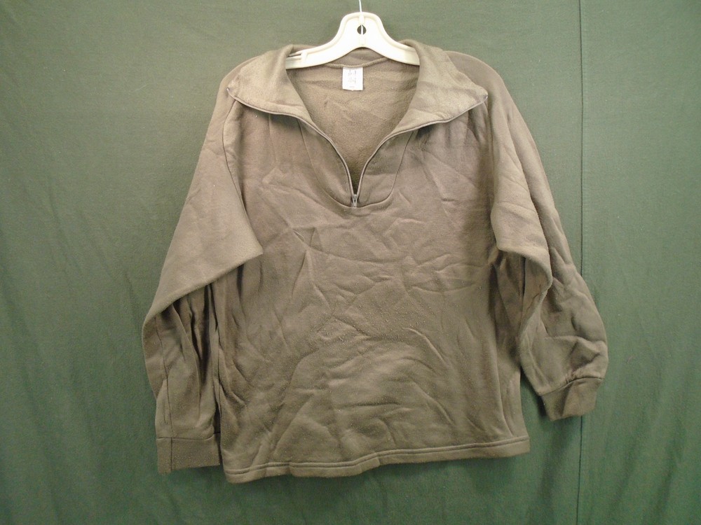 US Military Polypropylene Cold Weather Undershirt Polypro Size Medium 1997 295-C