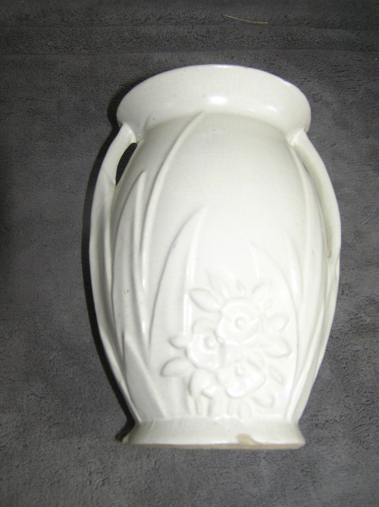 MCCOY POTTERY 8" WHITE VASE
