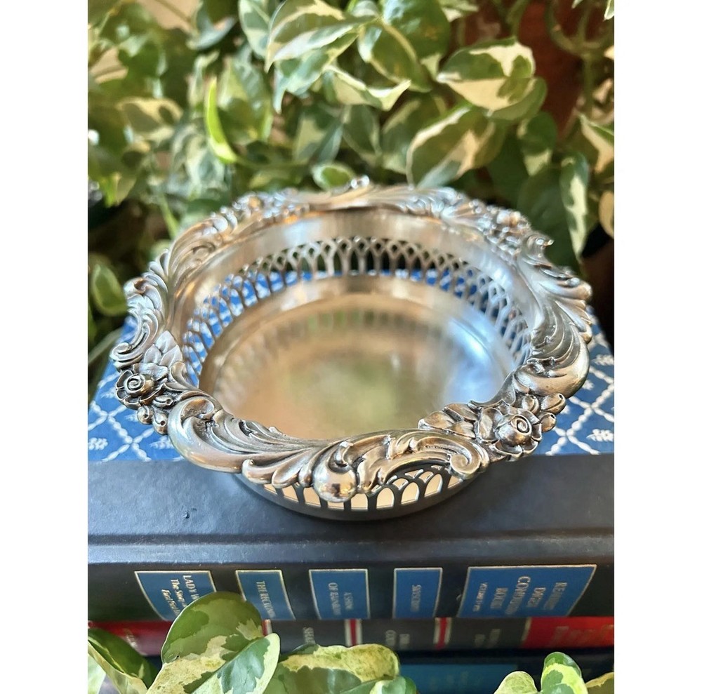 Lunt “Eloquence” Silver Plate Reticulated Wine Coaster