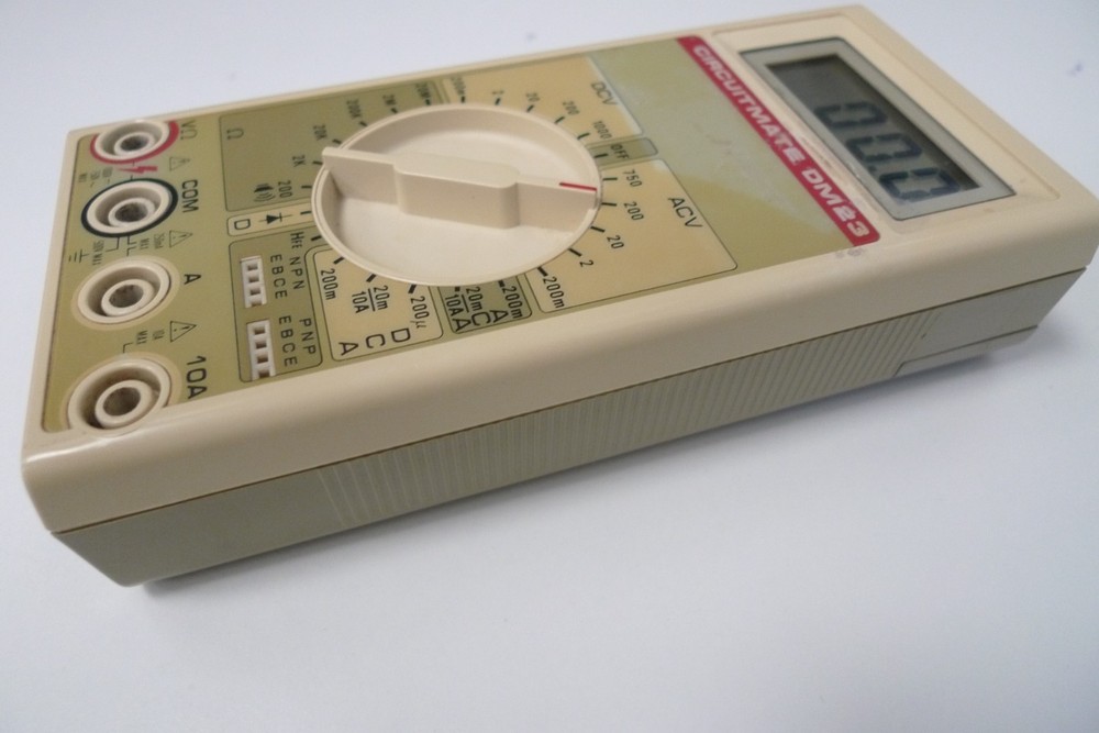 Circuitmate Digital Multi Meter DM423 Transistor Tester 10A